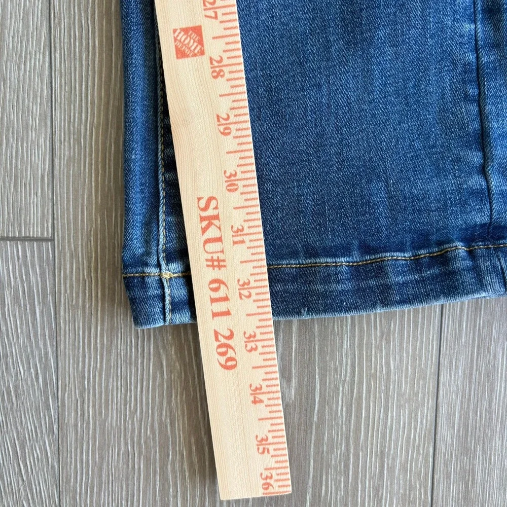 Lane Bryant Signature Fit Flare Jeans Blue Mid Rise Seam Front 22L Stretch Denim